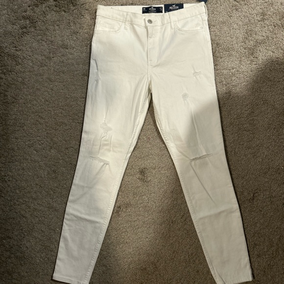 Cute new white jeans! - Picture 1 of 3